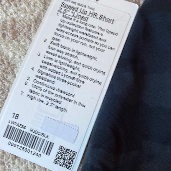 Lululemon shorts size 18 - Picture 2 of 4